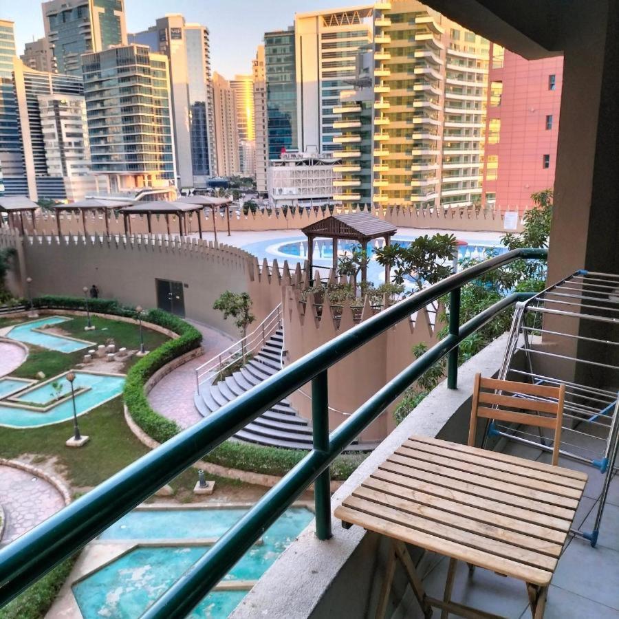 Horizon View Partition Room In Barsha Heights Near Metro Dubai Exterior photo